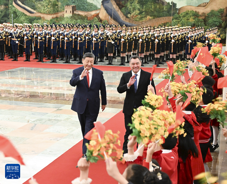 习近平主席同吉尔吉斯斯坦总统扎帕罗夫会谈(图4)